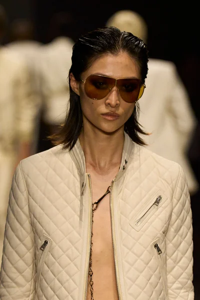 Look 54